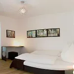 Arnsteiner Apartments